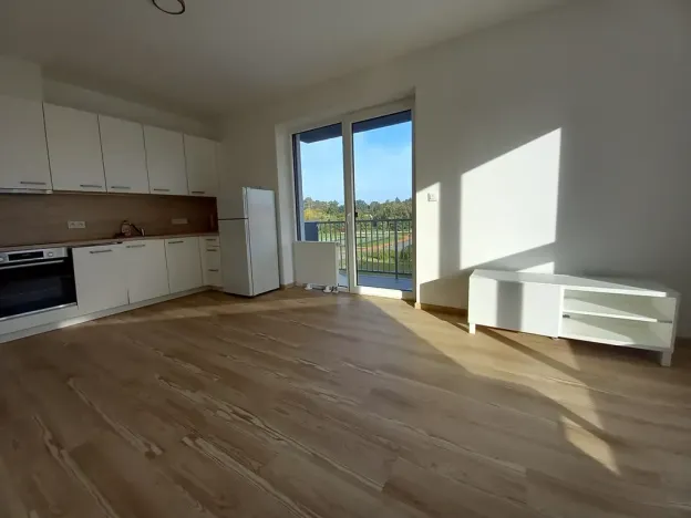 Pronájem bytu 1+kk, Praha - Hloubětín, Za černým mostem, 36 m2