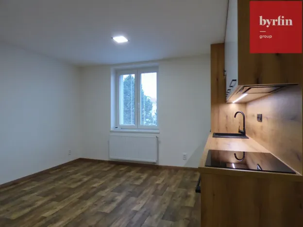 Pronájem bytu 2+kk, Opava, Těšínská, 36 m2