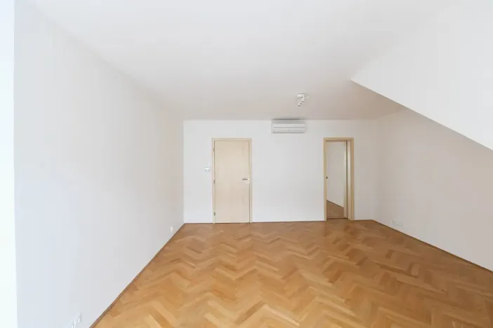 Pronájem bytu 2+kk, Praha - Vršovice, Bulharská, 72 m2