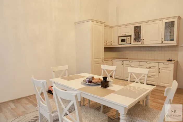 Prodej bytu 3+1, Karlovy Vary, Sadová, 103 m2