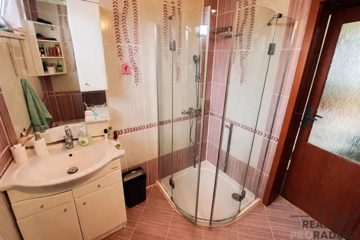 Prodej rodinného domu, Návsí, Jahodová, 240 m2