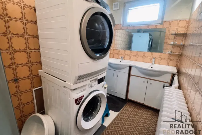 Prodej rodinného domu, Návsí, Jahodová, 240 m2