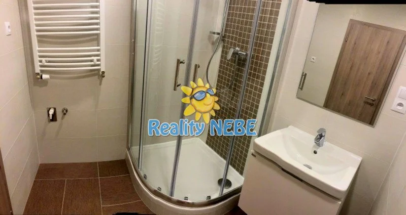 Pronájem bytu 1+kk, Praha - Vršovice, Novgorodská, 30 m2