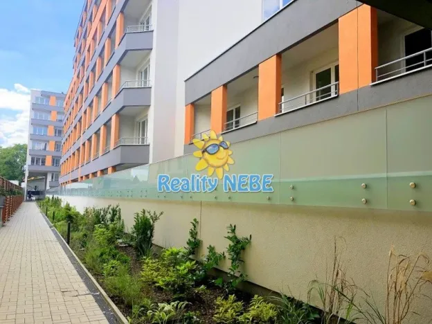 Pronájem bytu 1+kk, Praha - Vršovice, Novgorodská, 30 m2