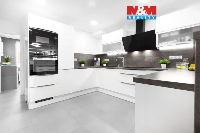 Prodej bytu 3+1, Tábor, Trocnovská, 80 m2