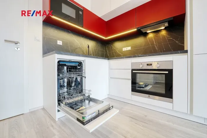 Pronájem bytu 1+kk, Plzeň, Františka Kováříka, 32 m2