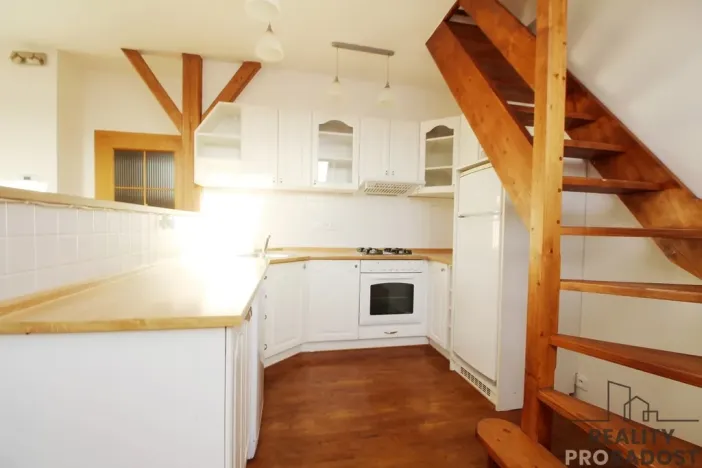 Pronájem bytu 3+kk, Praha - Vršovice, 28. pluku, 75 m2