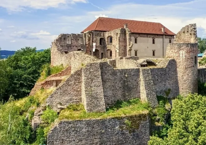 Prodej rodinného domu, Pecka, 300 m2