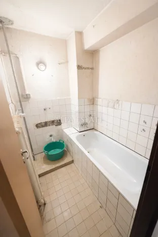 Prodej bytu 2+1, Karlovy Vary, Horova, 65 m2