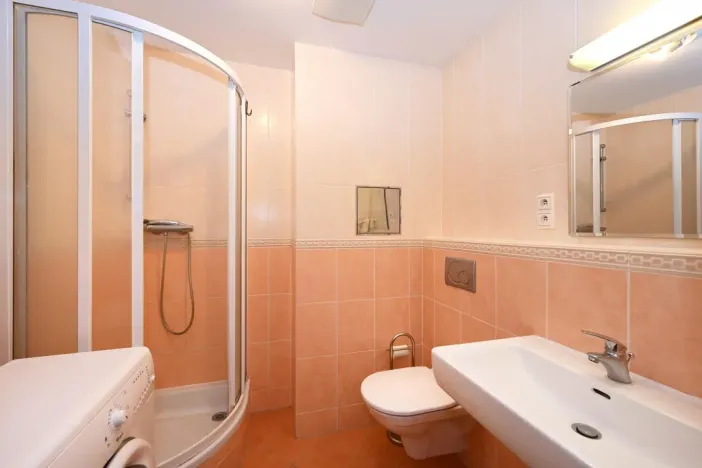 Pronájem bytu 1+kk, Praha - Holešovice, Osadní, 32 m2