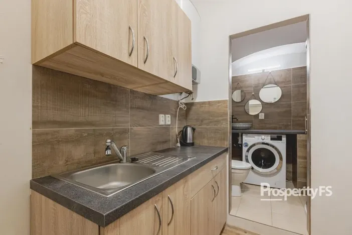 Prodej bytu 1+1, Hostinné, Dolní brána, 28 m2