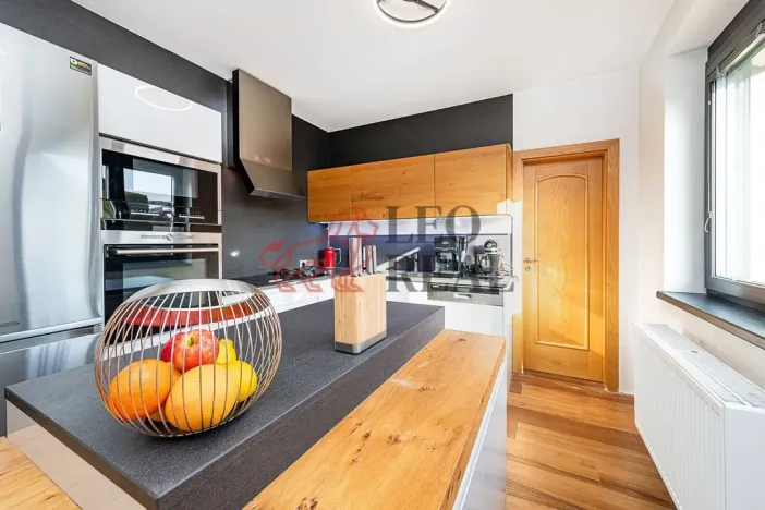 Prodej rodinného domu, Jesenice - Osnice, Hledíková, 164 m2