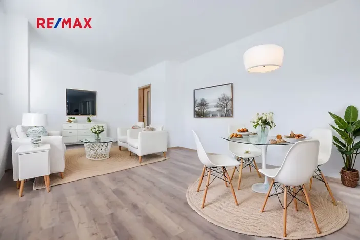 Prodej bytu 2+kk, Svoboda nad Úpou, Nádražní, 56 m2