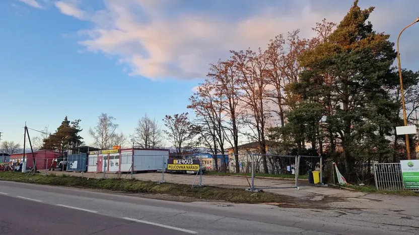 Pronájem obchodního prostoru, Znojmo, Dobšická, 500 m2