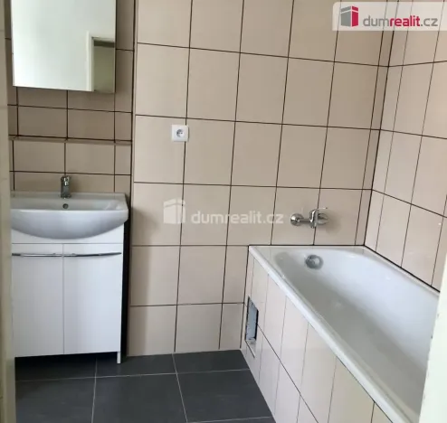 Prodej bytu 2+1, Ostrov, Jáchymovská, 56 m2