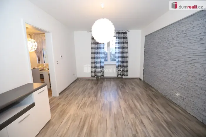 Pronájem bytu 2+1, Cheb, Vrchlického, 68 m2