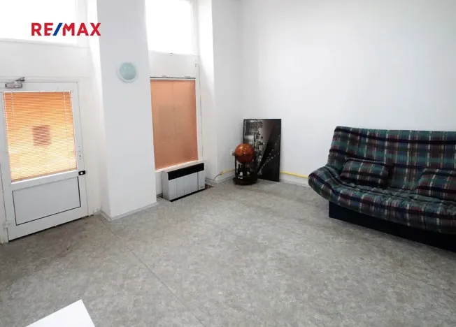 Pronájem kanceláře, Kolín, Jiráskovo náměstí, 45 m2