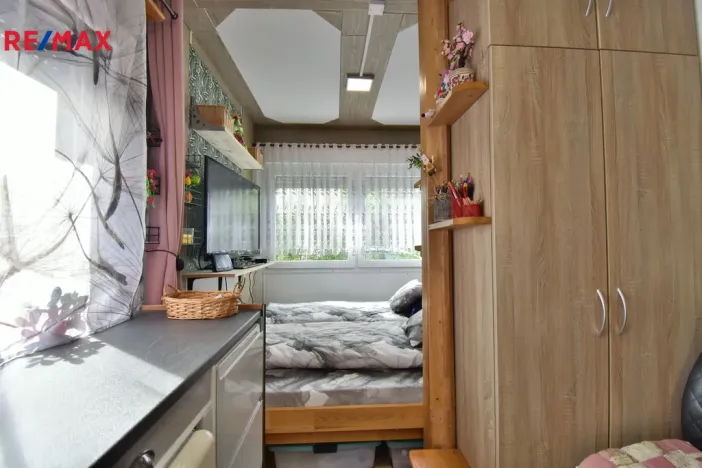 Pronájem bytu 1+kk, Hradec Králové - Plačice, Vilová, 18 m2