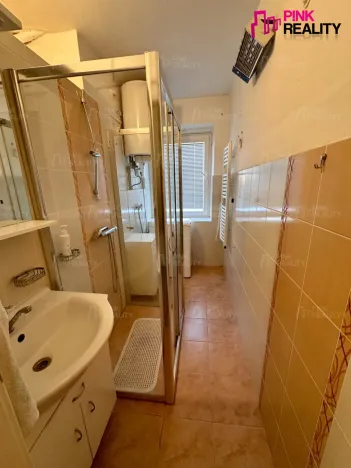 Prodej bytu 4+1, Broumov - Kolonie 5.května, Družstevní, 74 m2