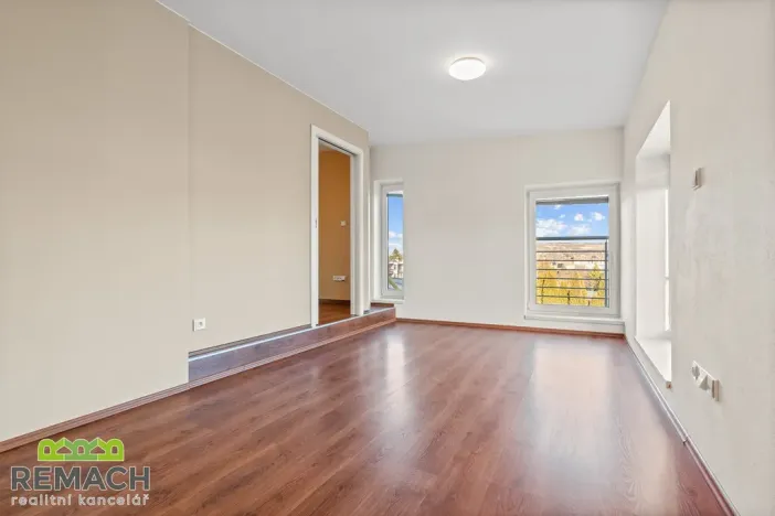 Pronájem bytu 2+kk, Uherské Hradiště, Nad Žlebem, 116 m2