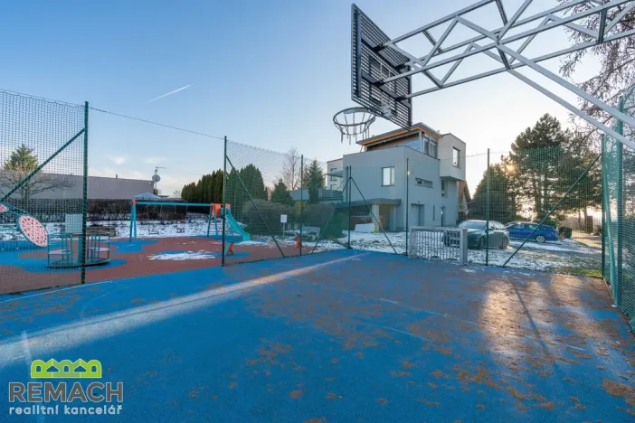 Pronájem bytu 2+kk, Uherské Hradiště, Nad Žlebem, 116 m2