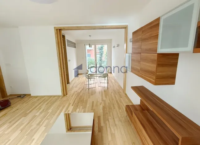 Pronájem bytu 2+kk, Praha, Slezská, 60 m2