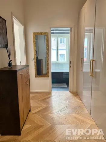 Pronájem bytu 2+kk, Praha - Vinohrady, U Zvonařky, 65 m2