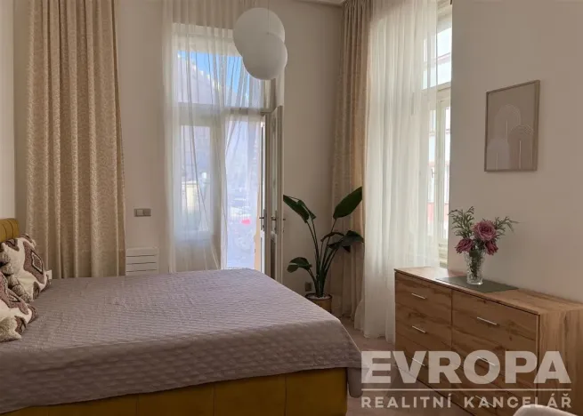 Pronájem bytu 2+kk, Praha - Vinohrady, U Zvonařky, 65 m2