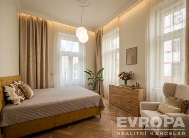 Pronájem bytu 2+kk, Praha - Vinohrady, U Zvonařky, 65 m2