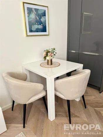 Pronájem bytu 2+kk, Praha - Vinohrady, U Zvonařky, 38 m2