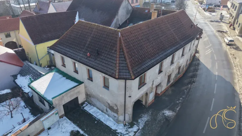 Prodej komerční nemovitosti, Studená, nám. Sv. J. Nepomuckého, 256 m2