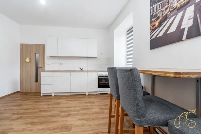 Prodej komerční nemovitosti, Studená, nám. Sv. J. Nepomuckého, 256 m2