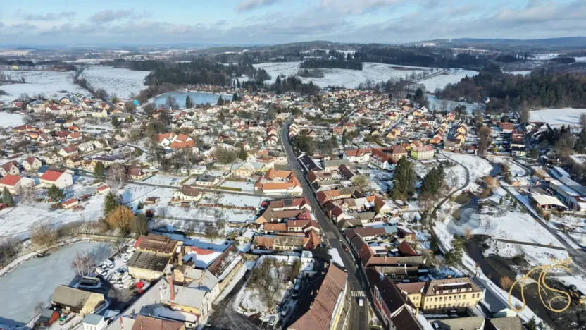 Prodej komerční nemovitosti, Studená, nám. Sv. J. Nepomuckého, 256 m2