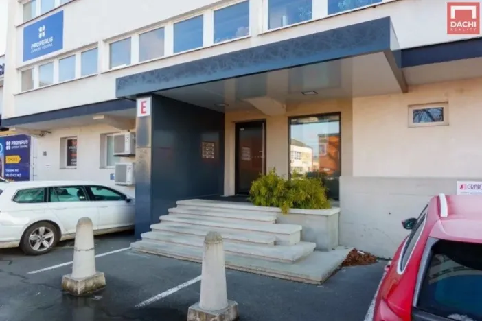 Pronájem kanceláře, Olomouc, Šlechtitelů, 228 m2