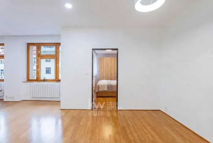 Pronájem bytu 2+kk, Praha - Žižkov, Žerotínova, 52 m2