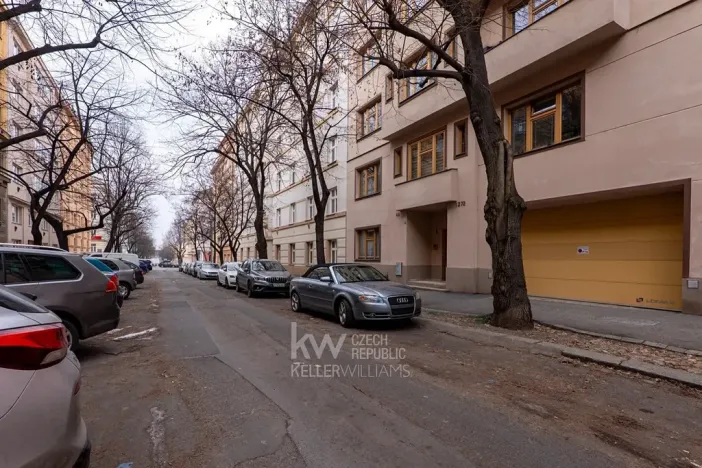 Pronájem bytu 2+kk, Praha - Žižkov, Žerotínova, 52 m2