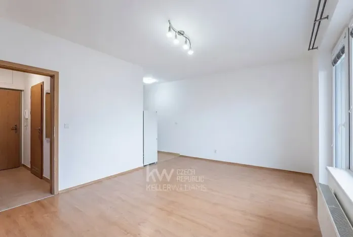 Pronájem bytu 1+kk, Praha - Horní Měcholupy, Hornoměcholupská, 32 m2