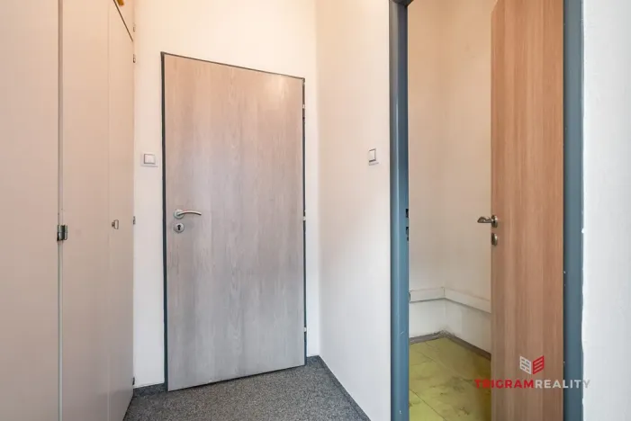 Pronájem kanceláře, Hradec Králové - Pražské Předměstí, Gočárova třída, 24 m2