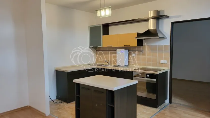Pronájem bytu 2+kk, Milovice - Mladá, Kaštanová, 74 m2