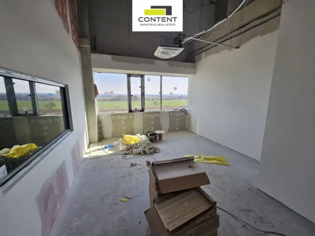 Pronájem výrobních prostor, Kozomín, 3000 m2