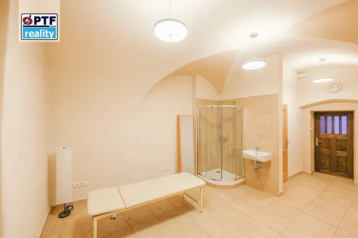 Pronájem obchodního prostoru, Plzeň, Dominikánská, 25 m2