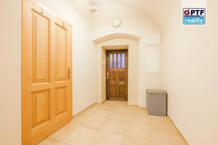 Pronájem obchodního prostoru, Plzeň, Dominikánská, 25 m2