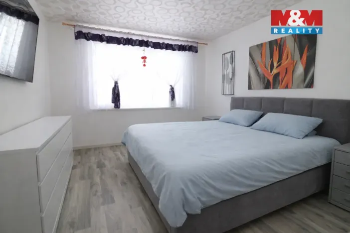 Prodej bytu 4+1, Hroznětín, Sídliště, 76 m2