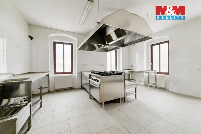 Prodej restaurace, Stráž nad Ohří - Boč, 500 m2