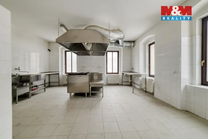 Prodej restaurace, Stráž nad Ohří - Boč, 500 m2