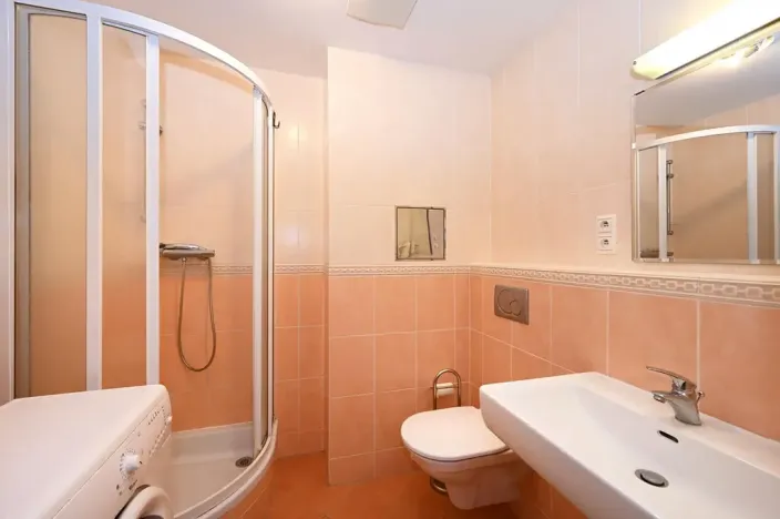 Pronájem bytu 1+kk, Praha - Holešovice, Osadní, 32 m2