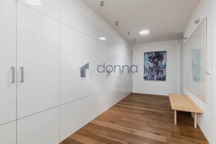 Pronájem bytu 4+kk, Praha, Laubova, 260 m2