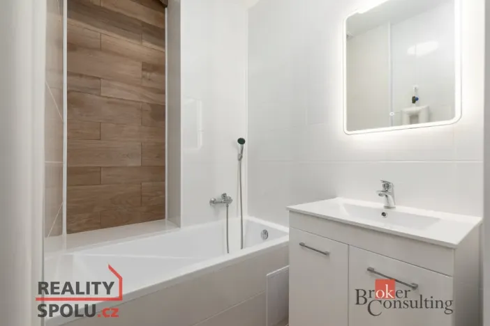 Prodej bytu 2+1, Karviná - Nové Město, Fibichova, 67 m2