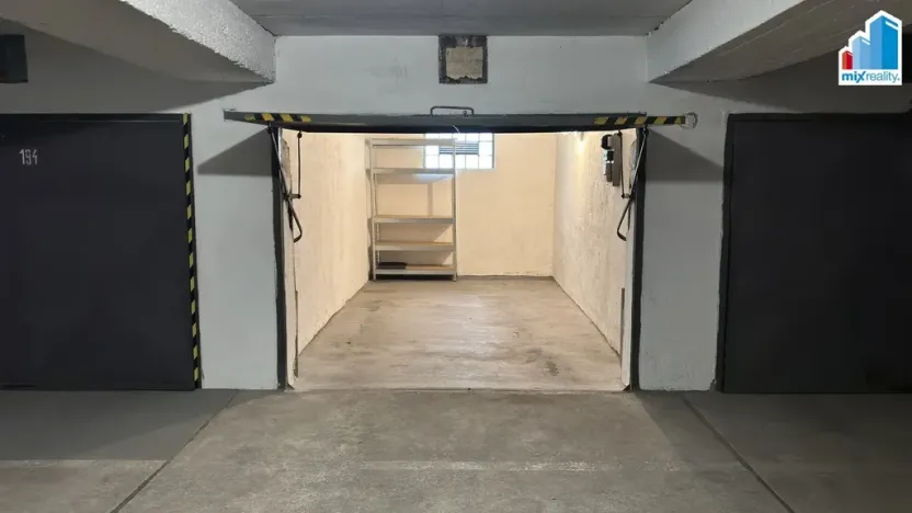 Pronájem garáže, Plzeň - Lobzy, Pod Vrchem, 15 m2