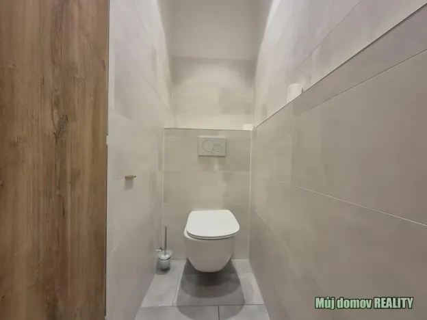 Pronájem komerční nemovitosti, Praha - Vysočany, bratří Dohalských, 233 m2